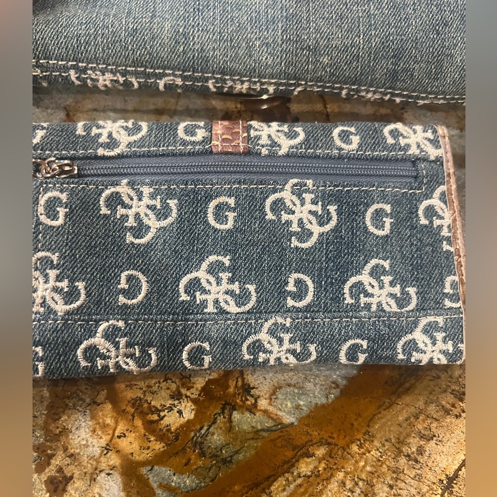 Guess by Marciano 💙 Denim Jacquard Logo Signature Jewels Snake Wallet/Clutch 🤎 - Picture 5 of 10